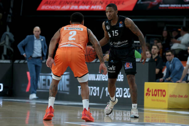 的身体对抗 的身体对抗